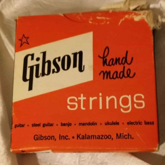 Gibson electric Spanish guitar strings - Picture 1 of 4